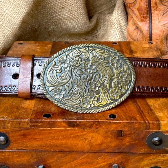 Accessories - Brass Buckle Leather Belt